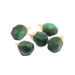 Conector de joyería colgante de Latón chapado en oro de 18 quilates al por mayor, abalorios de pepita de Esmeralda en bruto natural, hallazgos, tamaño de cuenta MM - Product Image 3