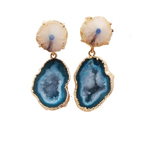 Pendientes de Moda con Piedras Preciosas Naturales de Geoda Druzy, Cuarzo Solar, Chapados en Oro, con Engaste de Puntas, en Amarillo y Azul - Product Image 1