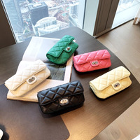 Sac à bandoulière matelassé à la mode classique pour femmes en PU avec chaîne en gros