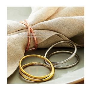 Anneau de serviette en métal pour décorations de mariage, anneau de serviette de haute qualité pour la vaisselle de mariage - Product Image 1