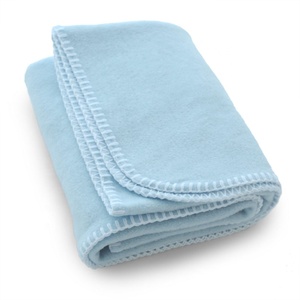 Mantas de lujo para el hogar, económicas, 100% poliéster, diseño de rayas supersuaves, colores sólidos disponibles en todos los tamaños - Product Image 1
