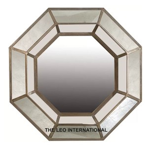 Miroir mural en métal personnalisé avec cadre floral décoratif, miroir de maquillage de haute qualité en plusieurs tailles pour des intérieurs élégants - Product Image 4