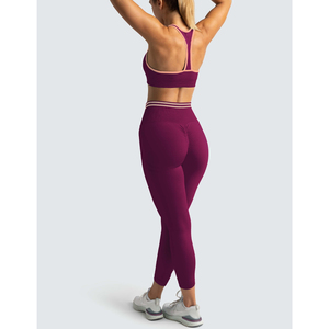 Ensemble de yoga pour femme OEM de qualité supérieure, doux, taille haute, effet push-up, comprenant un soutien-gorge et un legging - Product Image 2