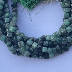 Caja facetada de piedra verde esmeralda Natural de 8mm y 10mm, cubo, cuentas de piedras preciosas, hebras de fabricante en línea, bricolaje a granel Regular - Product Image 2