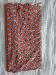 ผ้าฝ้ายคุณภาพสูงพิมพ์ลายบล็อก สำหรับงานเย็บปักถักร้อย ทำชุดเดรส ทำกระเป๋า ของตกแต่งบ้าน ผ้าอเนกประสงค์สำหรับงานออกแบบใหม่ - Product Image 2