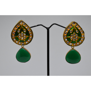 Hermosos aretes de aro con incrustaciones de piedras de latón, acabado mate dorado meenakari, estilo tradicional para fiestas, lo último en moda 2025, para niñas y mujeres - Product Image 1