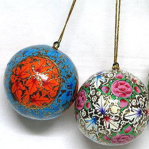 Buatan Tangan dan Tangan Dicat Bubur Kertas Bola untuk Natal Dekorasi Gantungan Pernak-pernik Natal dari Kashmir India - Product Image 2