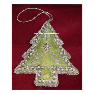 Adornos Navideños Colgantes Bordados con Zari - Product Image 1