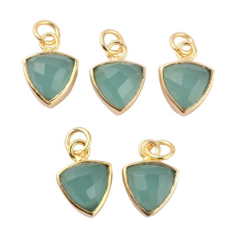 สีเขียวน้ำทะเล