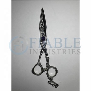 กรรไกรตัดผมด้ามมังกรมีลวดลายเป็นเหล็ก J2พร้อมใบมีดคมเครื่องมือด้านความงาม - Product Image 1