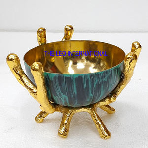 Bol élégant en métal avec base en forme de bois de cerf, accent de table moderne pour la décoration intérieure, les fêtes et les cuisines, fait main en Inde - Product Image 4