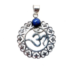 Colgante Om Chapado en plata de 3,5 cm de diseño personalizado con ajuste de bisel de piedra lapislázuli natural joyería hinduista de latón de estilo bohemio - Product Image 4