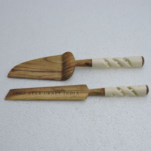 Ensemble de couteaux à gâteau faits à la main de qualité supérieure Manche en bois de manguier et résine Accessoires et outils de cuisine - Product Image 2