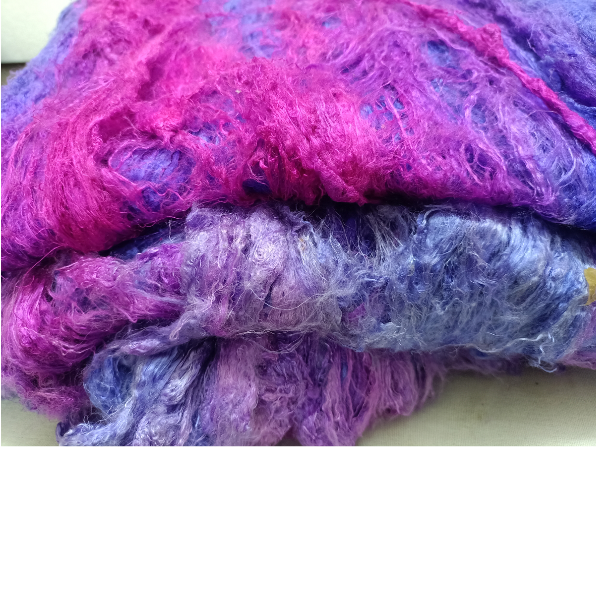 Пользовательские Окрашенные Шелковые круги sari в красивых ярких цветах фуксии и фиолетового цвета подходят для валяния художников и текстильных спиннеров