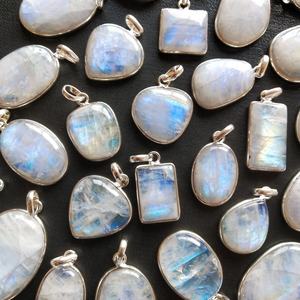 Collar con colgante de piedra negra con chapado en oro rosa Cristales Drusy naturales Pendientes de piedra lunar arcoíris Colgantes y dijes de cristal - Product Image 3