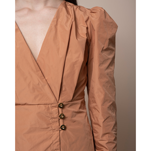 Camisa SM con cuello en V de la mejor calidad italiana, con fruncido en los hombros y cierre de tres botones. Para fiestas - Product Image 3