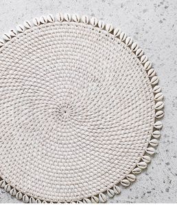 Napperons en rotin faits à la main blanchis à la chaux avec coquille ensemble élégant de plaque de chargeur en rotin rond en gros - Product Image 4