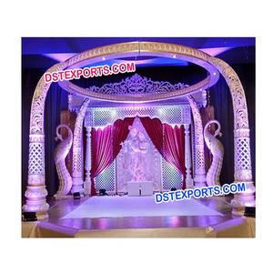 Mandap de mariage sur le thème Radha Krishan, piliers de mandap, mandap traditionnel coloré, décoration d'événements en Australie - Product Image 1