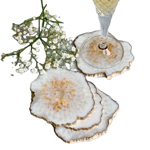 Posavasos de resina epoxi de alta calidad y pieza de diseño y color blanco y dorado con revestimiento de vidrio para bebidas diarias y producto de gran oferta - Product Image 1