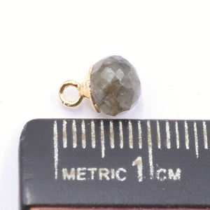 Pendentif rond en labradorite 10-12 mm plaqué or avec bélière pour la fabrication de bijoux - Product Image 2