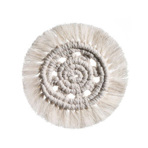 แผ่นรองแก้วทรงกลมถักมืออย่างสวยงาม - Product Image 1