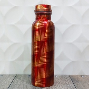 Botella de Agua Sellada de Latón con Sistema Roll-On y Acabado Decorativo - Product Image 2