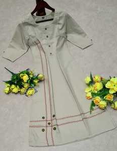 Très belle tenue quotidienne en coton rayonne imprimé pour dames Kurtis Indian Ladies Wear Readymade Low Price Wholesale Surat. Vêtement Vêtement - Product Image 5