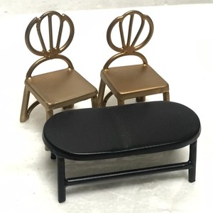 Ensemble de 3 chaises et table miniatures à l'échelle 1:12 pour maison de poupée, miniatures de haute qualité pour votre maison de poupée - Product Image 2