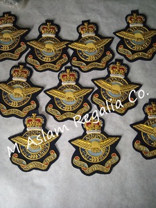 Broderie à la main fil d'or insigne de béret insigne de béret gallois - Product Image 2