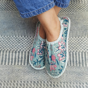 รองเท้าแตะผ้าคอตตอนพิมพ์ลายมาใหม่รองเท้าใส่อาบน้ำเล่นชายหาดพื้นลื่น - Product Image 1