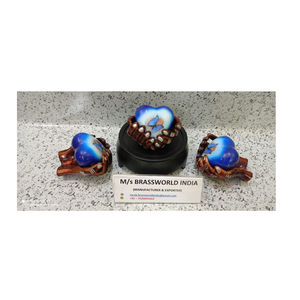 Soporte de corazón de aluminio con forma de mano, suministros funerarios de aluminio, Brassworld, India - Product Image 1