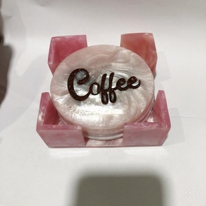Lametierartz Ensemble de sous-verres avec logo personnalisé Beaux sous-verres en résine dans différents modèles et couleurs pour un usage domestique - Product Image 3
