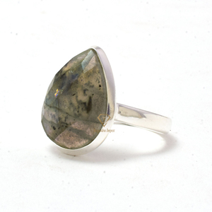 Wholesale 925 Sterling <b>Silver</b> Bezel Gemstone <b>Ring</b> Natural Labradorite Pear Shape Fashionable for Parties and Anniversaries - Product Image 3