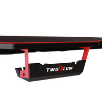 Bureau de jeu ergonomique multifonctionnel RGB en gros avec porte-gobelet pour PC, surface en fibre de carbone, style familial pour le bureau