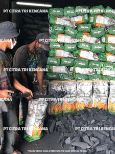 Cuisine camion de cuisine japonaise, ustensile pour BARBECUE BBQ, charbon de bois, bâton de fruits, charbon de bois dur, à Chongqing en chine en asie - Product Image 6