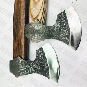 Par de 2 ejes personalizados hechos a mano de acero al carbono TOMAHAWK HATCHET AXE con bola integral Hamer de grado industrial - Product Image 2