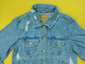 Prendas excedentes de marca: Chaquetas casuales de manga larga con botones para mujer, de mezclilla, algodón, punto y elastano, de Bangladesh. - Product Image 4