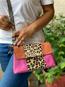 Sac à main élégant en cuir de vachette vintage pour femmes sac à bandoulière unique décontracté avec doublure en nylon et fermeture éclair à la mode pour bonbons en fourrure véritable - Product Image 4