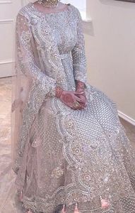 Éblouissant élégant indien pakistanais étage longueur robe gonflée superbe robe de soirée de mariage broderie traditionnelle tissu de luxe - Product Image 2