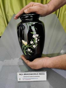 Tres velas de aluminio con flores pintadas a mano, suministros funerarios, urna funeraria, BRASSWORLD, INDIA - Product Image 3