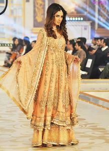 Kurta Lehenga Larga India/Pakistaní Hecha a Mano con Bordado Intenso para Bodas Nupciales - Product Image 2