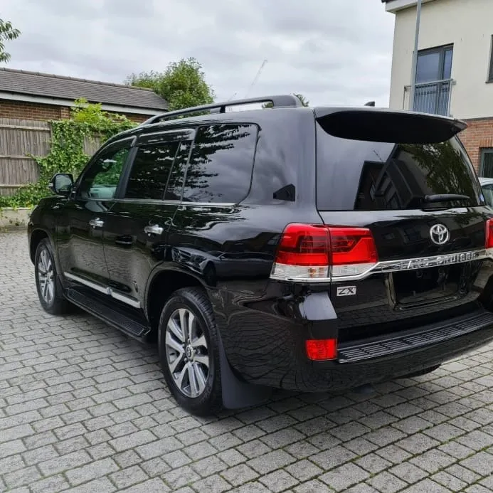 Gerçekten Toyota Landcruiser arabalar londra