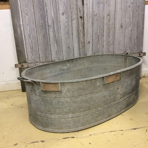 Metal Galvanized Baths <b>Planter</b> with <b>Wooden</b> Handle - Product Image 1
