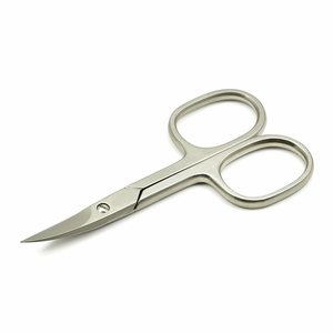 Tijeras para Uñas Hechas en Pakistán, Afiladas a Mano, con Acabado Plateado, Hojas Curvas de Acero Inoxidable, Tijeras de Manicura para Diestros - Product Image 1