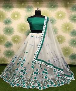 Secuencia de bordado de terciopelo de moda trabajo lehenga choli con ropa de fiesta dupatta precio al por mayor prenda étnica alfanumero - Product Image 5