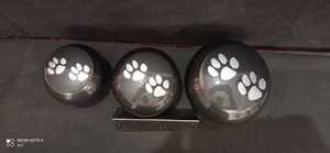 Urne funéraire pour animaux de compagnie de style américain Black Odyssey Silver PAWS par Brassworld, fournisseur de produits funéraires haut de gamme en Inde - Product Image 2