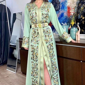 Lehenga Choli Tendance et Élégant en Satin Velours Longueur Ras du Sol, Protection Solaire, Idéal pour Fêtes et Mariages, Orné de Perles de Verre et Pierres en Cristal - Product Image 3