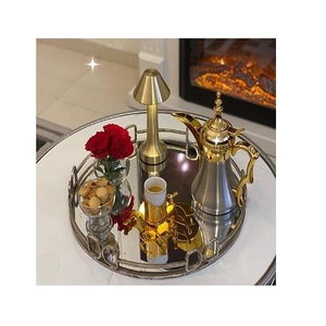 Plateau de service alimentaire en métal de qualité supérieure Plateau de chocolats de forme et de taille personnalisé fait à la main pour les meilleures ventes - Product Image 3