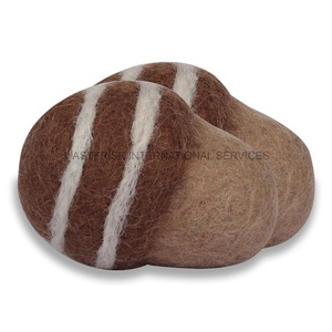 Hongos de fieltro de rayas blancas marrones hechos a mano 100% lana de Nueva Zelanda-Hongos de fieltro ecológicos-Suministro de fieltro Hobbycraft - Product Image 3