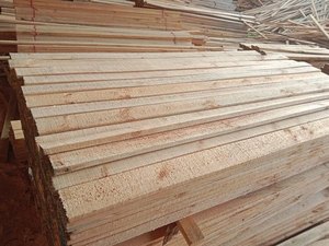 Madera de pino de alta calidad, madera de abeto, madera serrada rugosa, s4s KD - Product Image 4